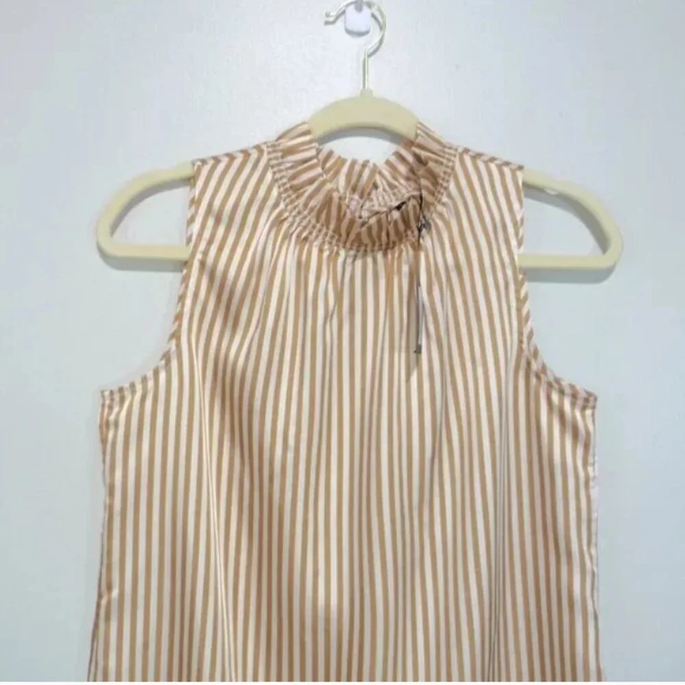 NWT BANANA REPUBLIC SIZE XS RUFFLE NECK SLEEVELESS BLOUSE